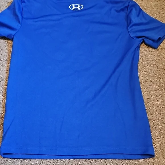 UNDER ARMOUR 4 LOT EUC BOYS 1 SHORT SET 3 SHIRTS - Picture 11 of 14